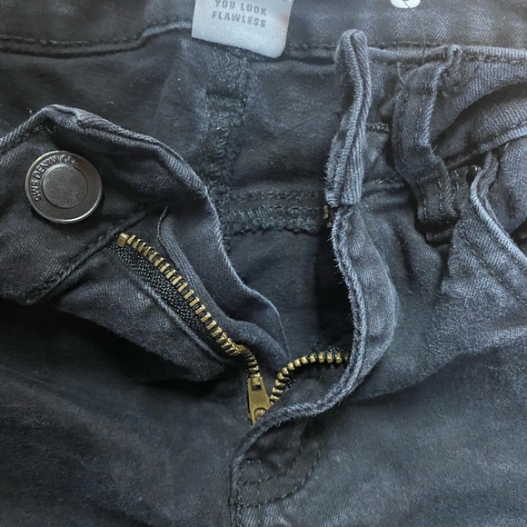 Black jean shorts - Picture 3 of 4